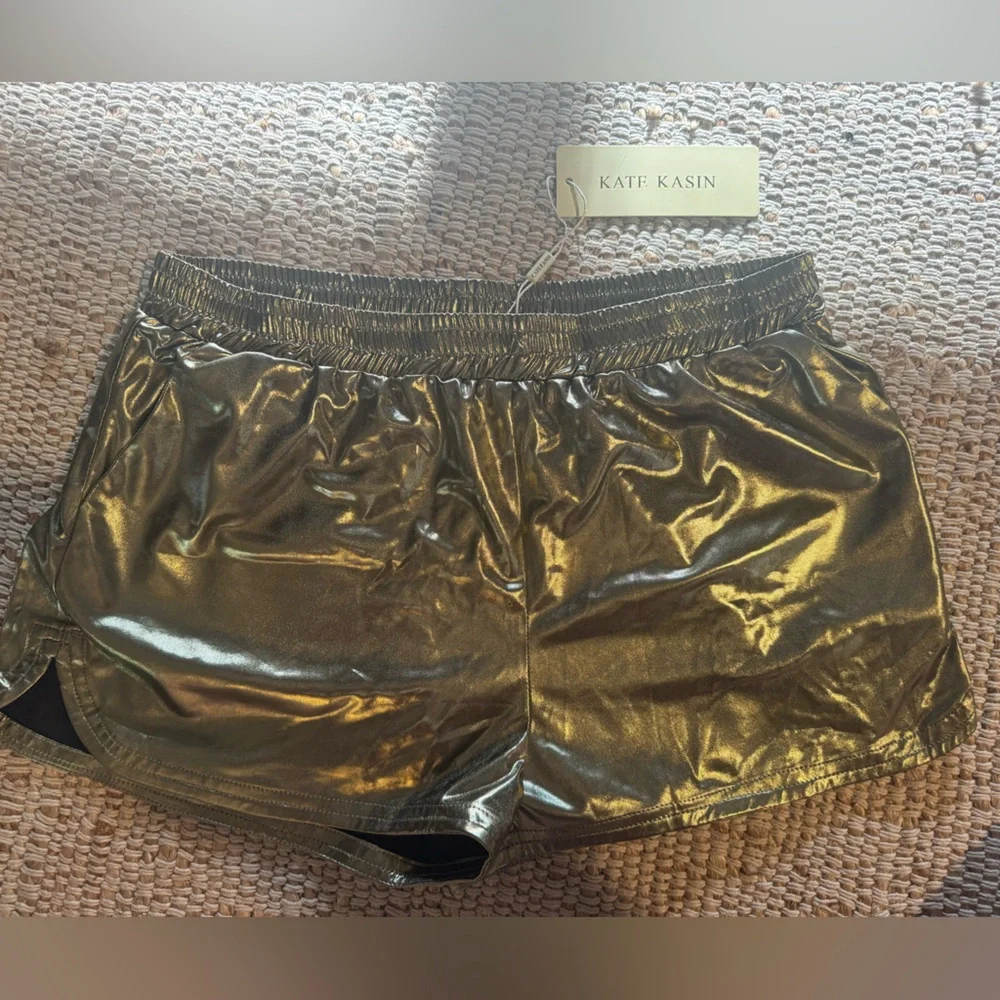 NWT Gold Women's shorts - Picture 2 of 2